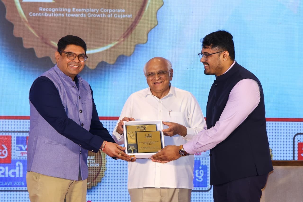 Award for Excellence for Academic Delivery Method with Hon'ble Chief Minister of Gujarat